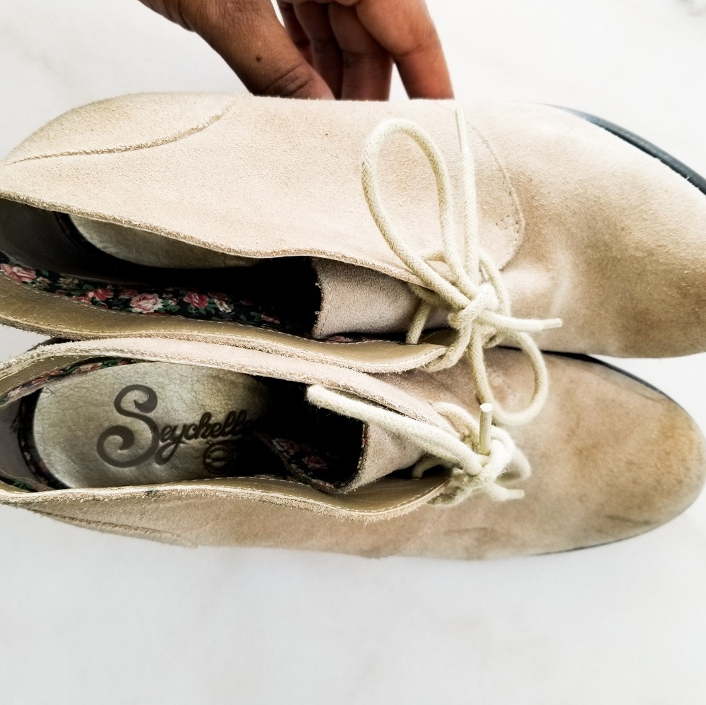 Sold|| Seychelles suede tan lace up bootie - Picture 3 of 5